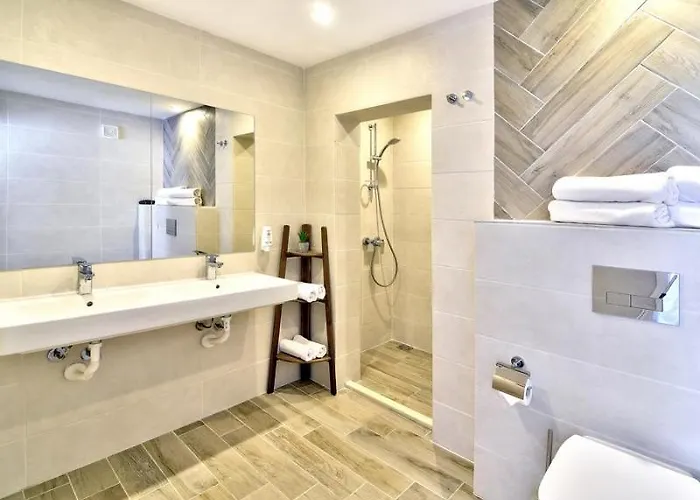 酒店 Ihot@l Sunny 4*